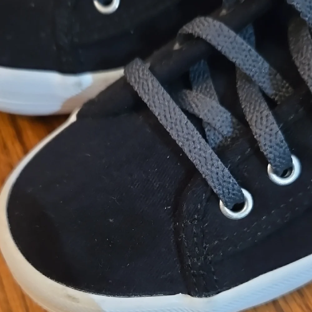 Keds Women's Size 8  Black Suede Style Dark Gray Laces Sneakers